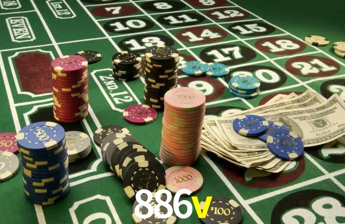 886v
